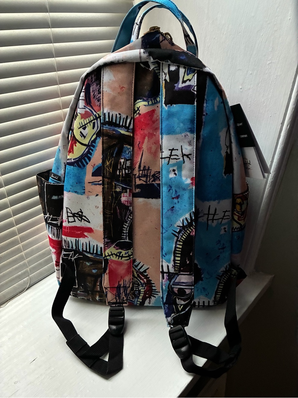 Herschel Supply Co. x Jean-Michel Basquiat Nova Mid-Volume Backpack, limited ed. - Picture 6 of 16